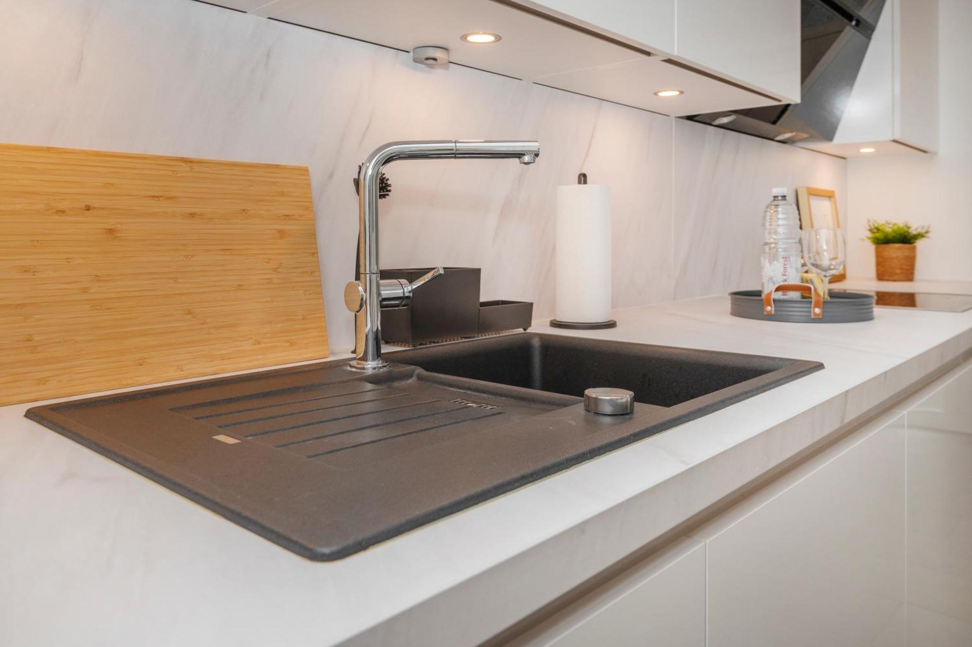 B49 - City & Messe Apartment Köln Ngoại thất bức ảnh